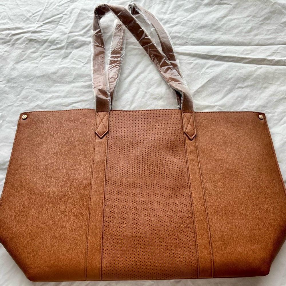 ThirtyOne Signature tote in Caramel
